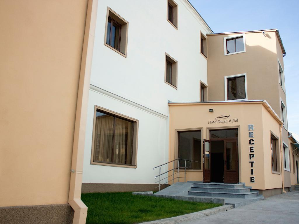 Hotel Dusan Si Fiul Resita Nord Exteriér fotografie